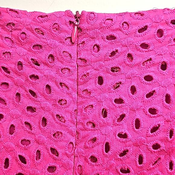 VOGE Boutique Womens Eyelet Fushsia Lined Shorts Ruffled Hem Back Zip Sz L (NWT) - Picture 5 of 10